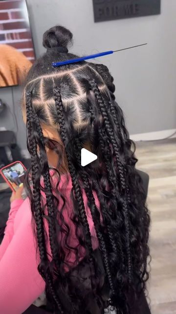 Daina | Braider + Educator on Instagram: "#stitchbraidsatlanta #stitchbraids #stitchersgonnastitch #braids #braider #braid #braidideas #braidseason #réel #reels #reelsinstagram #viralvideos #explorepage #braidboss #stitchgoat #knotlessbraids #fulanibraids #tribalbraids #howtobraid #braidboss #braidinstructor #lemonadeknotlessbraids #fulanibraids #tribalbraids  #goddessbraids #braidbosssociety" Large Knotless Braids, Large Knotless, Quick Braids, Top Knot Bun, Hair Curls, Stitch Braids, Quick Braided Hairstyles, Jumbo Braids, Kids' Braids