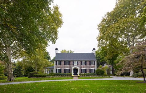 A 1920s Colonial Revival in New Jersey Gets a Modern Makeover | Architectural Digest John Robshaw Bedding, Malachite Wallpaper, Pavilion Grey, Pierre Frey Fabric, Modern Remodel, Colonial Revival, Garden Stool, House Goals, Elegant Homes