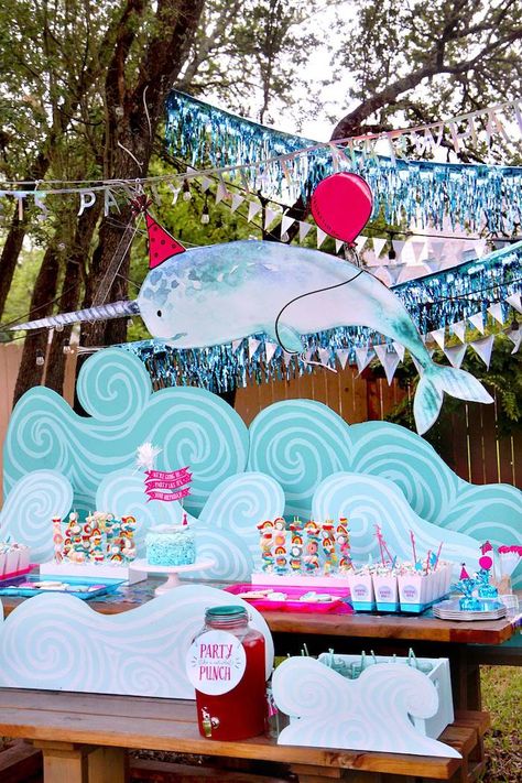 Narwhal Birthday Party, Hot Pink Cakes, Pink Cake Toppers, Sea Party Ideas, Animal Party Theme, Ocean Birthday Party, Ocean Birthday, Ocean Party, Feliz Halloween