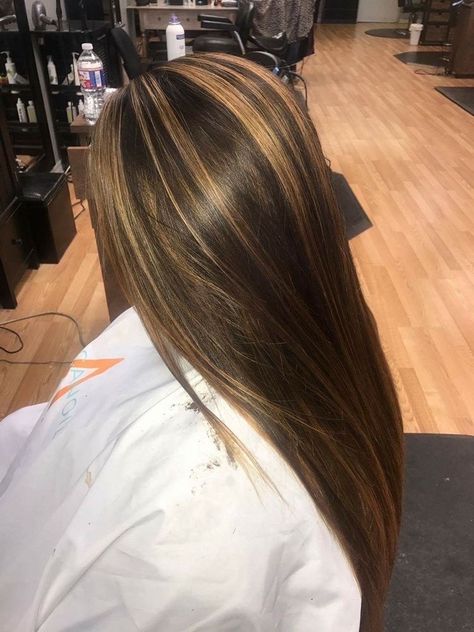 Honey Highlights On Dark Hair Straight, Long Straight Hair With Highlights, Hair Inspo Color Highlights, Highlights For Brown Hair Straight, Chunky Copper Highlights, Caramel Chunky Highlights, Thick Blonde Highlights On Dark Hair, Straight Black Hair With Highlights, Blonde Highlights On Dark Hair Straight