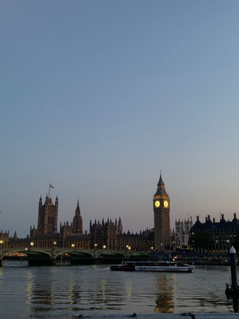 November London, London Life Aesthetic, Skyline Aesthetic, London In November, London November, London Autumn, England Aesthetic, London Vibes, London Boy