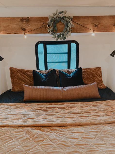 Camper Bedroom, Small Travel Trailer Remodel, Skoolie Life, Trailer Inspiration, Small Travel Trailer, Christmas Camper, Camper Bathroom, Camper Redo, Camper Reno