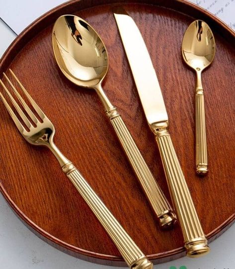 FREE WORLDWIDE SHIPPING ABOUT Elevate your dining experience with the truly timeless Flatware Set. Masterfully crafted from premium stainless steel, this stunning collection boasts a mirror-polished finish that exudes brilliant beauty and elegance. Featuring a classic deep grooved decoration that adds a touch of sophistication to any table setting, this flatware set is perfect for both formal and casual occasions. The exclusive design and outstanding quality of this flatware set ensure that it w Luxury Cutlery, Gold Silverware, Gold Cutlery, Gold Flatware, Luxury Tableware, Family Restaurant, Tea Spoon, Dinner Fork, Stainless Steel Cutlery