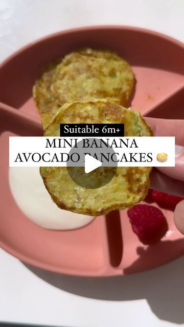 The Weaning GP on Instagram: "🍌 MINI BANANA AVO PANCAKES FOR BABY 🥑 

Because BLW doesn’t have to be complicated
Suitable 6m+ (following safe allergen exposure to egg) 

⭐️ Ingredients
1/2 ripe avocado
1/2 ripe banana
1 x egg
3 tbsp rolled oats (or ready oats)

⭐️ Recipe
1. Mash avocado and banana until smooth
2. Mix in egg and oats then stir 
3. Fry in a pre-heated pan in olive oil on medium to high heat. Flip until cooked on both sides.
4. Leave to cool for a few mins and enjoy! 

*Works without the avocado if you use 1 whole banana*

💫 Serve with any fruit of choice

Follow @theweaninggp for more recipe ideas & educational content" Banana Avocado Pancakes Baby, Banana Pancakes For Baby, Eggless Banana Pancakes, Pancakes For Baby, Avocado Pancakes, Family Meal Prep, Baby Solid Food, Baby Pancakes, Avocado Baby