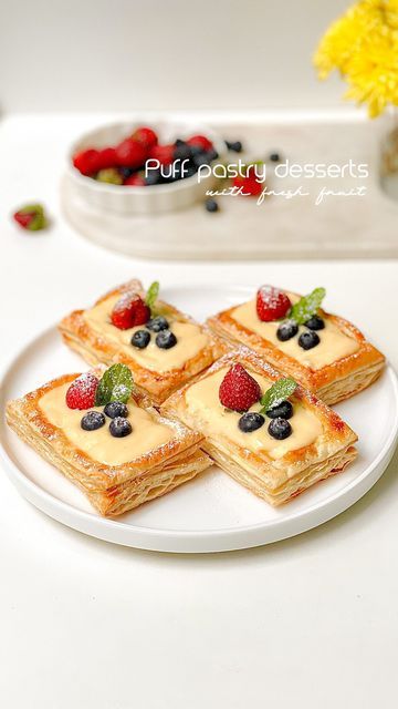 Custard Cream, Going To, Pastry Desserts, Dessert Tables, Fruit Tart, Fruit Desserts, Puff Pastry, Custard, Dessert Table