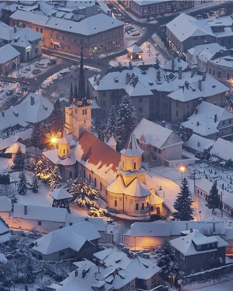 Brasov Romania, Visit Romania, Romania Travel, Europe Map, Brasov, Travel Insurance, Places Around The World, Wonderful Places, Travel Fun