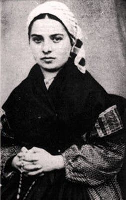 Mystics of the Church: St Bernadette of Lourdes -Part 1 Santa Bernadette, St Bernadette Soubirous, St Bernadette Of Lourdes, Bernadette Soubirous, St Bernadette, Lourdes France, Santi Cattolici, Praying The Rosary, Lady Of Lourdes