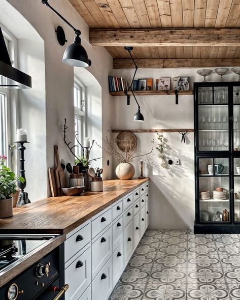 Home Unique Design Ideas | Nice Kitchen 💖💖 | Facebook Swedish Country House, Swedish Kitchen, Scandinavian Farmhouse, Country House Interior, Swedish House, Scandinavian Kitchen, Scandinavian Home, Küchen Design, Rustic Kitchen