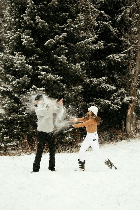 Cute Ski Outfits, Winter Couple Pictures, Sundance Utah, Couple Photography Winter, Snow Engagement Photos, Snow Couple, Snow Photoshoot, Winter Couple, Winter Schnee