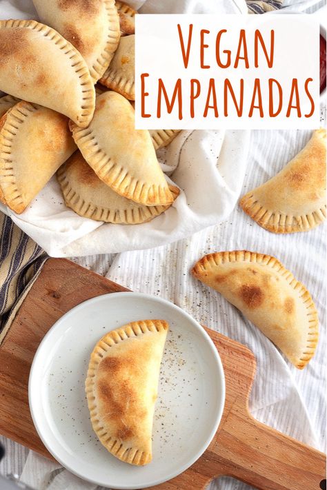 Baked and healthier crispy vegan empanada recipe filled with potatoes, peppers, tempeh, onion, garlic, thyme, smoked paprika and cumin! #veganempanadas #empanadas #tempeh #vegetarianempanadas #homemadeempanadas Vegan Empanadas, Vegetarian Empanadas, Empanada Recipe, Empanadas Recipe, Vegan Comfort Food, Vegan Appetizers, Vegan Pumpkin, Tempeh, Vegan Cooking