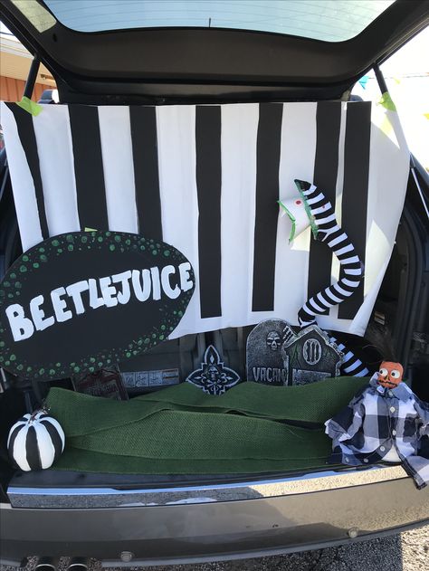 Beetlejuice trunk or treat Beetlejuice Trunk Or Treat, Beetlejuice Decorations, Diy Beetlejuice, Beetlejuice Decor, Halloween Car Decorations, Trunker Treat Ideas, Decorations For Halloween, Pumpkin Decorating Contest, Beetlejuice Halloween