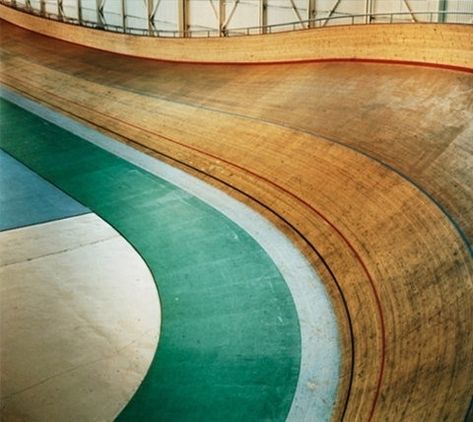 FFFFOUND! #photography Track Cycling, Track Bike, Roller Derby, Gorgeous Art, Cycling Outfit, Image Photography, Photography Print, Photography Inspiration, Skateboard