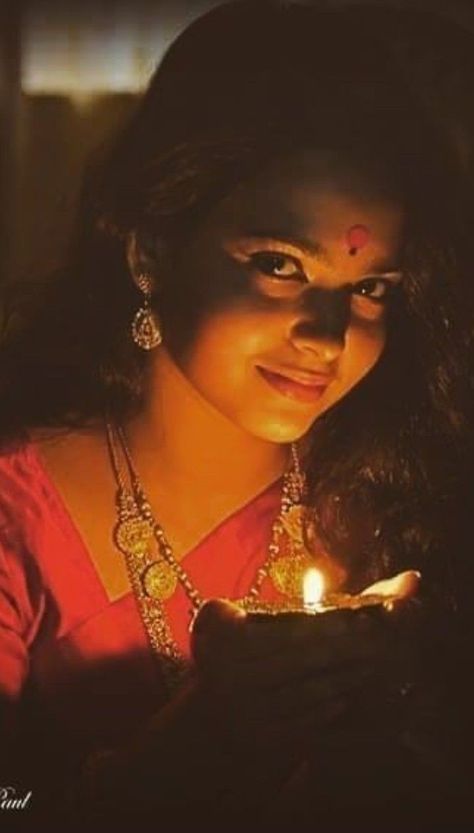 Deepavali Photography, Diwali Girl, Diwali Poses, Diwali Pics, Diwali Shoot, Kerala Girl, Diwali Photoshoot, Kerala Beauty, Diwali Photo