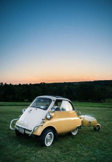 Bmw Isetta, Bmw Classic Cars, Cars Bmw, 38 Super, Tiny Cars, Microcar, Lovely Car, Miniature Cars, Bmw Classic