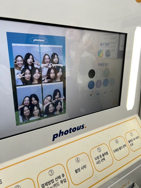 photo booth pics, photo booth poses Photo Booth Korea, Seoul Photo Ideas, Korea Photo Ideas, Korea Activities, Korean Photo Booth, Photo Booth Poses, Photo Booth Aesthetic, Korean Core, Photobooth Aesthetic