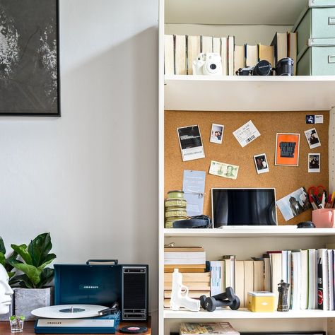 Desk With Bookshelf On Side, Bookshelf Desk Wall, Bookcase With Writing Desk, Desk Within Bookshelf, Rustic Bookshelf Desk, Diy Standing Desk, A Studio Apartment, Apartment Organization, A Desk