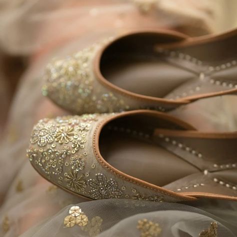 Punjabi Jutti Wedding, Jutti Flats, Indian Shoes, Punjabi Jutti, Stylish Footwear, Bridal Shoes Flats, Taupe Grey, Dupion Silk, Elegant Updo