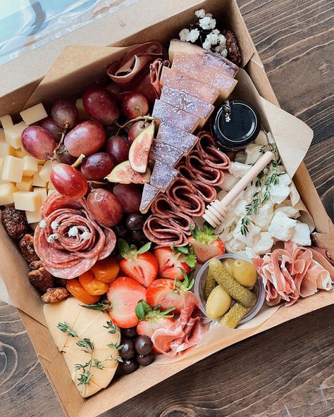 Picnic Graze Box Ideas, Small Grazing Platter, Small Charcuterie Box Ideas, Graze Boxes, Charcuterie Box, Charcuterie Boxes, Board Recipes, Grazing Boxes, Decorative Food