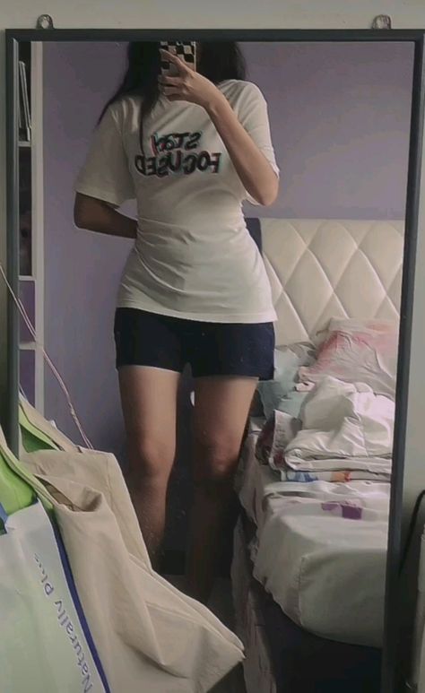 messy mirror pic
oversize tee
morning vibes 
messy hair 
aesthetic Small Mirror Waist Pic, Waist Pic, Small Mirror, Mirror Pic, Small Mirrors, Camera Roll, Body Goals, Mirror, Quick Saves