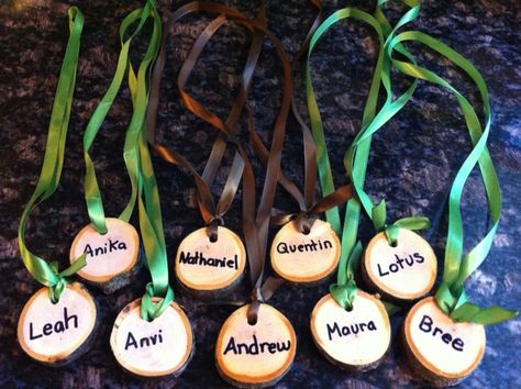 Name Tags made from a branch, just saw into pieces and drill a hole.  Blueberry Blu: Getting Ready for Fall Cool Name Tags, Name Tag Ideas, Time Management College Student, Getting Ready For Fall, Nature Names, Brown Boys, Tag Ideas, Signature Ideas, Camping Party