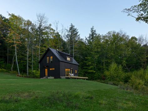 A Mountain Cottage Without Any Wasted Space - Fine Homebuilding Standing Seam Roof, House Mediterranean, Unique Cottages, Mountain Cottage, River Cottage, Up House, Mountain Homes, Building A New Home, New Home Construction