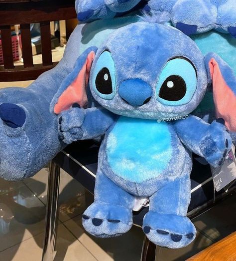 Stitch Stuffed Animal, Blurry Pics, ليلو وستيتش, Lilo And Stitch Merchandise, Disney Stuffed Animals, Stitch Toy, Cute Squishies, Stitch And Angel, Lilo E Stitch