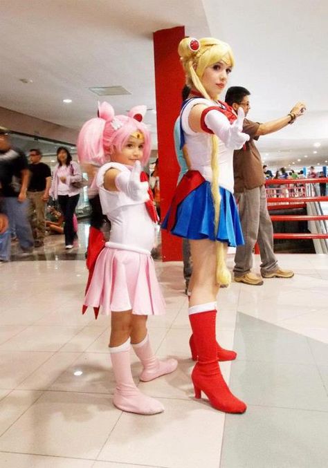 Mother-Daughter Cosplay "Sailor Moon" Sailor Moon Costume, Powerpuff Girls Characters, Moon Costume, Baby Cosplay, Family Cosplay, Sailor Moon Cosplay, Sailor Chibi Moon, Chibi Moon, Usagi Tsukino