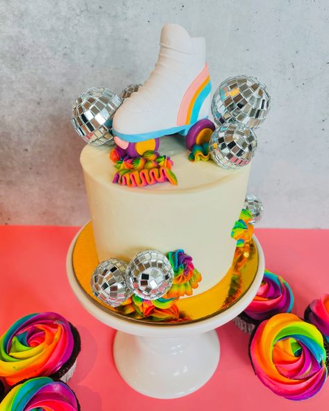 Neon Roller Skating Vibes 🛼 3L 4” Coconut Cake w/ Vanilla Buttercream Chocolate and Vanilla Cuocakes w/ Neon Rosette Buttercream Skating Cake, Buttercream Chocolate, Coconut Cake, Vanilla Buttercream, Roller Skating, Yummy Cakes, Skating, Vanilla, Coconut