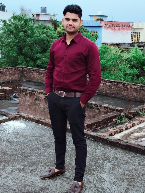 Maroon Shirt Black Pants Outfit Men, Man Formal Style Classy, Wine Shirt Outfit Men, Handsome Indian Men, Indian Men, Daughter Love Quotes, Dressing Sense, Indian Man, Quotes Pictures