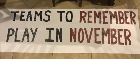 Football Playoff Signs, Playoff Football Signs, School Spirit Ideas Pep Rally, Spirit Posters, School Spirit Posters, Cheer Signs, Football Playoffs, Football Signs, Pep Rally