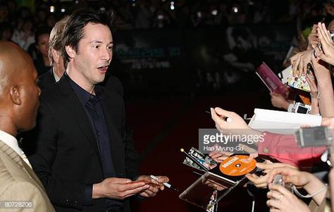 Actor Keanu Reeves attends the Korean premiere for his recent movie 'Street Kings' at the YongSan CGV on April 17 2008 in Seoul South Korea Keanu Reeves Pictures, Recent Movies, Love Me Forever, Seoul South Korea, Son Of God, Keanu Reeves, A Good Man, South Korea, Seoul