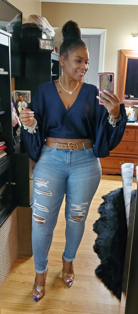 Friday Spring Outfit, Blue Shirt White Pants Outfit Woman, How To Dress At 35 Years Old, Awards Banquet Outfit, Grown Woman Outfits Summer, Size 16 Women Outfits, Denim Outfit Ideas, Boujee Outfits, Classy Casual Outfits