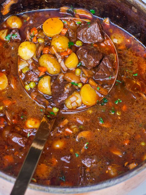 The Best Ever Beef Stew (video) - Tatyanas Everyday Food Beef Stew Stove, Best Ever Beef Stew, Ultimate Beef Stew, Best Beef Stew Recipe, Beef And Potato Stew, Pot Roast Crock Pot Recipes, Classic Beef Stew, Potato Stew, Hearty Beef Stew