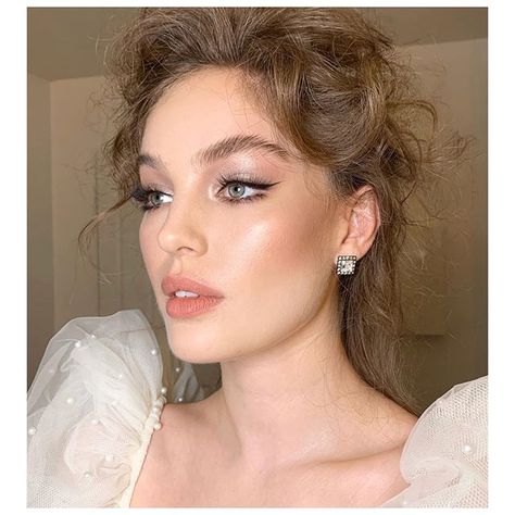 James Molloy Makeup Artist on Instagram: “Sparkling in to 2020 with the stunning @millieroseloggie ✨ #BTS with @jayden_fa Hair - @lukepluckrose Stylist - @ellisransonx Nails -…” Pretty Elegant Makeup, Eye Looks For Wedding Guest, Makeup For Banquet, Makeup For Romantic Face, Enchanted Theme Makeup, Doll Wedding Makeup, Wedding Guest Makeup For Brown Eyes, Enchanted Wedding Makeup, Bridal Makeup Aesthetic