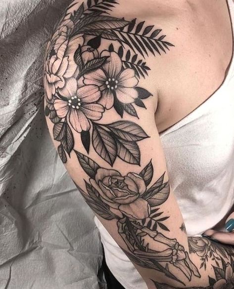 Religious Tattoo Sleeves, White Flower Tattoos, Black And White Flower Tattoo, Tattoo White, Cool Shoulder Tattoos, Quarter Sleeve Tattoos, Floral Tattoo Sleeve, Cat Tattoos, Flower Tattoo Sleeve