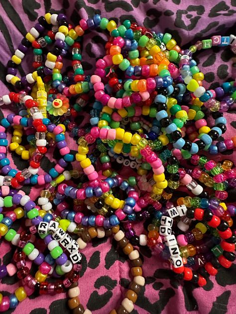 MYSTERY BUNDLE PACK single bead kandi bracelet pack of 5 absolutely mixed and mystery! you get what you get! My Core Aesthetic, A Lot Of Bracelets, Kandi Singles Ideas, Kandi Bracelets Rave, Bead Kandi, Scene Bracelets, Kandi Jewelry, Kandi Singles, Bracelets Kandi