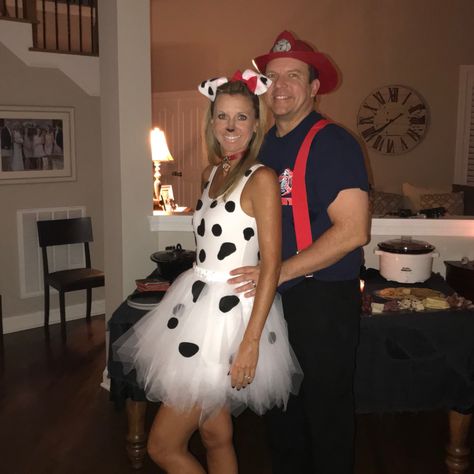 Dalmation And Firefighter Costume Couple, Fireman And Dalmatian Costume Couple, Dalmatian And Fire Fighter Couples Costume, Fireman And Dalmatian Costume Kids, Fire Fighter Dalmatian Costume, Firefighter Dalmation Costume, Fireman And Dalmation Halloween Couples, Carnaval Inspo, Dalmation Costume