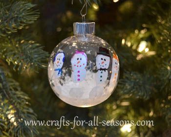 Great classroom craft for the kids to make as a gift for their parents. Full tutorial at Crafts For All Seasons. Snowmen Handprint, Hand Print Snowman, Handprint Snowman, Handprint Ornaments, Christmas Gifts For Parents, Kids Christmas Ornaments, Holiday Crafts For Kids, Preschool Christmas, Christmas Classroom