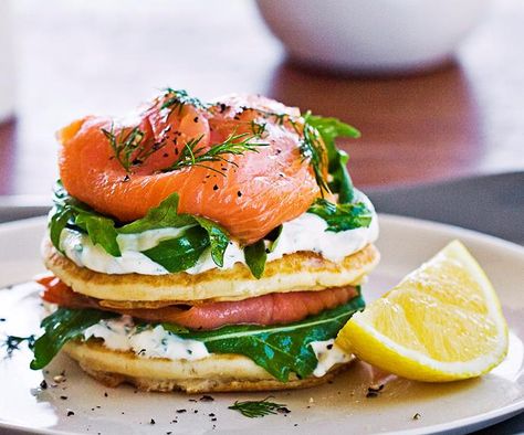 Smoked Salmon Breakfast Ideas, Smoked Salmon Blinis, Mess Food, Ploughmans Lunch, Healthy Slow Cooker, Smart Cooking, Breakfast Lunch Dinner, Smoked Salmon, Dessert For Dinner