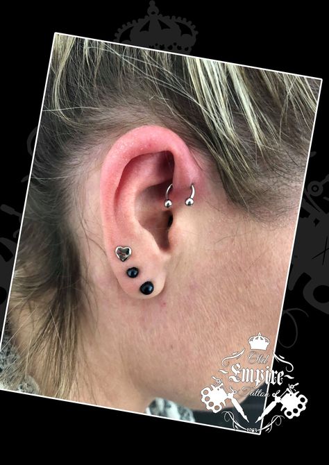 Changed this forward helix piercing the other day , someone pierced it with a wrong bar and it was really uncomfortable for the client , so we changed it to a horse shoe , another happy client #ForwardHelix #Piercing #OldEmpireTattoo #PiercingFitting Ear Aesthetic, Empire Tattoo, Forward Helix Piercing, Forward Helix, Horse Shoe, Helix Piercing, The Client, A Horse, Helix