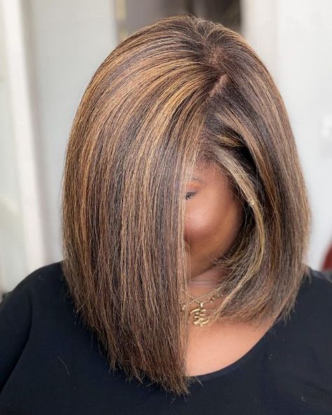 Blonde Balayage On Dark Hair Bob, Bob Cut With Highlights, Highlight Hairstyles, Dimensional Hair, Black Women Hair Color, Ariel Hair, Hair Color Options, Short Sassy Hair, Hair Color For Women