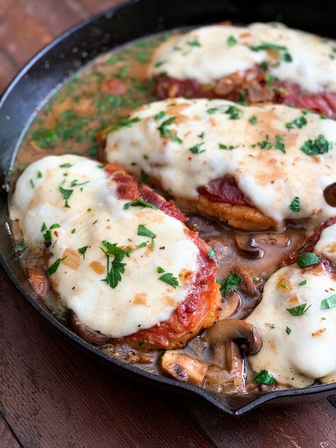 Creamy Marsala Chicken, Carrabas Chicken Marsala, Caprese Chicken Saltimbocca, Chicken Marsala With Mushrooms, Carrabba's Chicken Marsala Recipe, Chicken Saltimbocca Recipe, Mushroom Marsala, Saltimbocca Recipe, Marsala Sauce