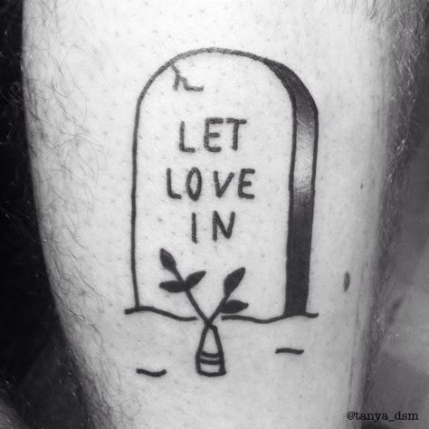 Gravestone Tattoo Simple, Grave Stone Drawing, Tomb Stone Tattoo, Grave Stone Tattoo, Headstone Tattoo, Gravestone Tattoo, 26 Tattoo, Grave Tattoo, Ivy Tattoo