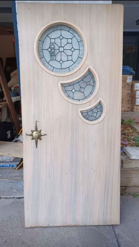 White oak door with moon phases glass and a brass star handle Moon Front Door, Celestial Door, Moon Door, Moon Window, Oak Door, Doors Design, Front Doors With Windows, Oak Doors, Unique Doors