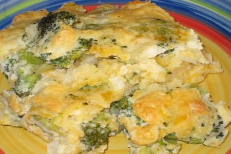 Broccoli Cheese Souffle Cheese Souffle Recipe, Broccoli Souffle, Cheese Souffle Recipes, Light Side Dishes, Souffle Recipe, Cheese Souffle, Christmas Side, Super Salads, Souffle Recipes