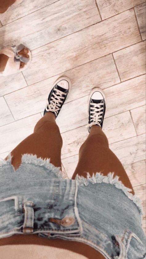 High Top Converse Outfits, Comfy Summer Outfits, Beautiful Black Hair, Outfits With Converse, Cute Preppy Outfits, Trendy Summer Outfits, Selfie Ideas Instagram, Foto Ideas Instagram, Photo Outfit