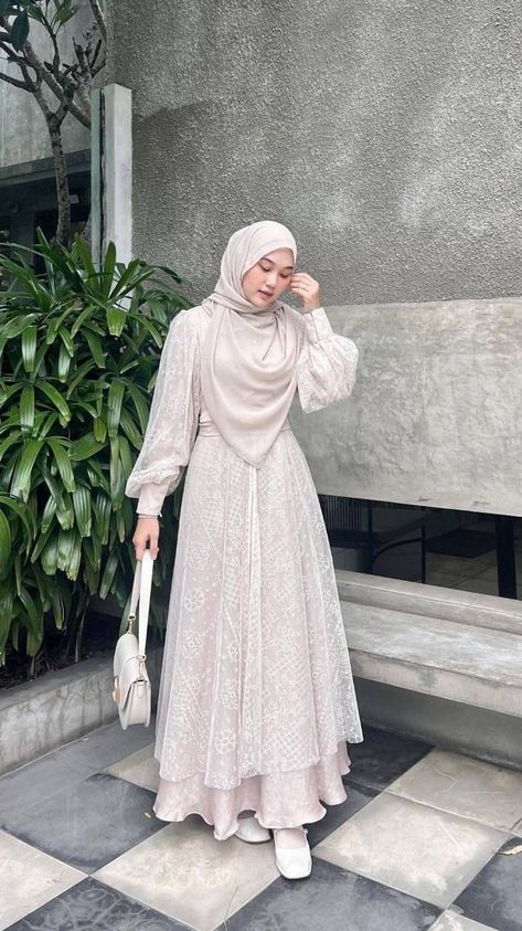 Pola Kaftan, Coquette Hijab, Kaftan Hijab, Gamis Simple, Dress Brokat Modern, Model Dress Kebaya, Dress Muslim Modern, Kondangan Outfit, Muslimah Fashion Casual