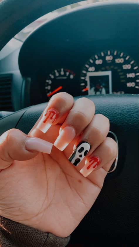 Scream Nails Coffin Shape, Scream Halloween Nails Acrylic, Scream Nails Short, Scream Mask Nails, Ghost Face Nails Tutorial, Ghost Face Nail Tutorial, Scream Nails Acrylic, Scream Nails, Scream Knife Nail Art