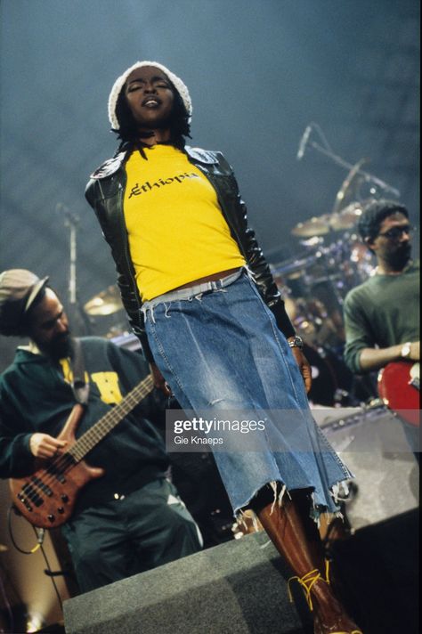 Lauryn Hill Grammy, Lauryn Hill Fashion, Lauryn Hill Style, Lauryn Hill 90s, Ms Lauryn Hill, Hippy Style, Lauryn Hill, Early 2000s Fashion, Fashion Icon