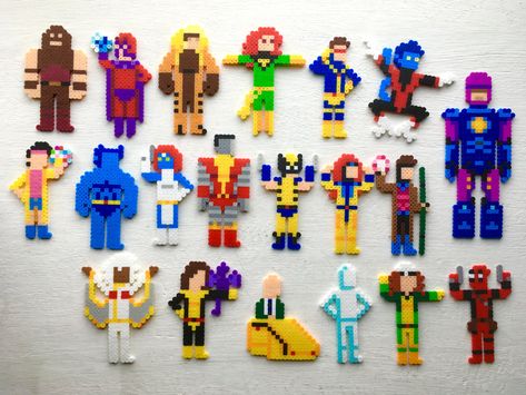 8 Bit Sprites, Perler Bead Magnets, Hamma Beads Ideas, Easy Perler Beads Ideas, Man Crafts, Perler Bead Templates, Perler Crafts, Diy Perler Bead Crafts, Pixel Art Characters